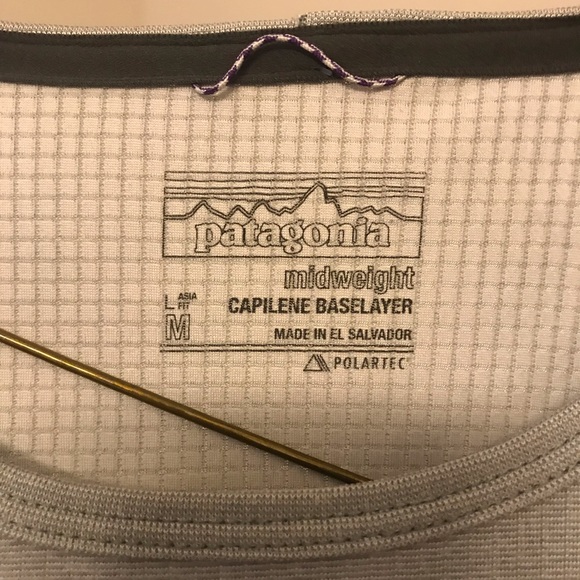 Patagonia Women’s Base Layer - Picture 2 of 4